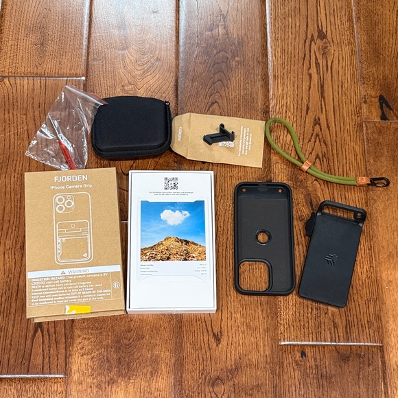 FJORDEN iPhone Camera Grip with Accessories forIPhone 15 Pro NEW